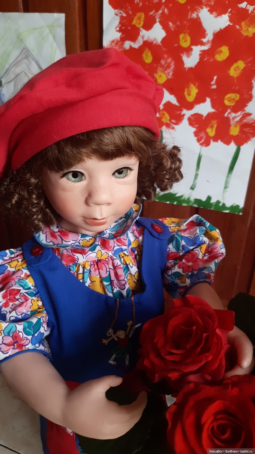 Соня на весенней выставке рисунков