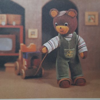 Венгерская книжка времен СССР про игрушечного медвежонка