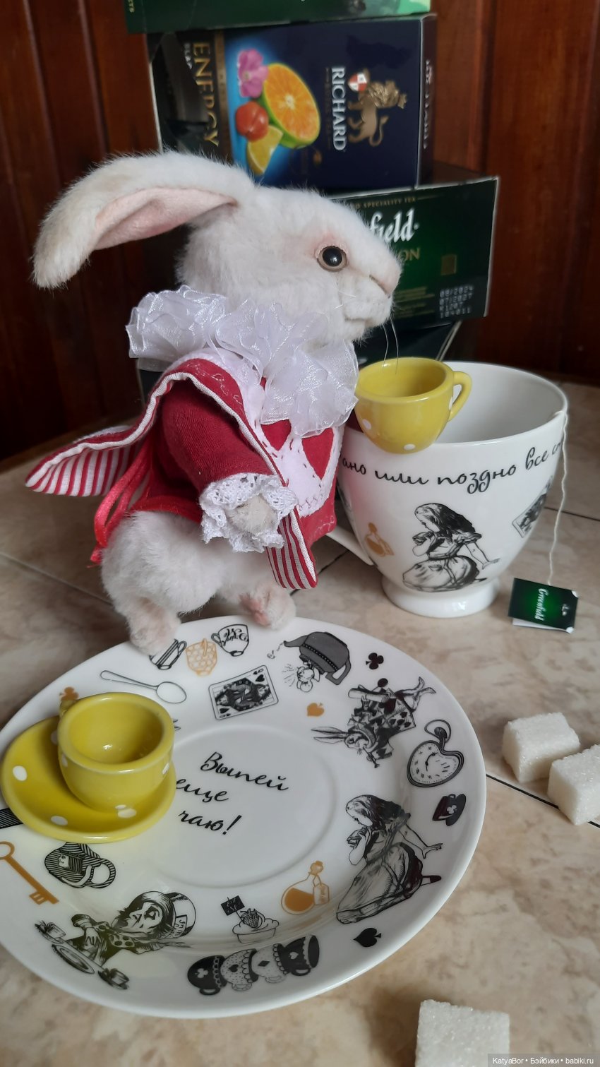 Безумное чаепитие с белым кроликом! (В ожидании Алисы🤫)
