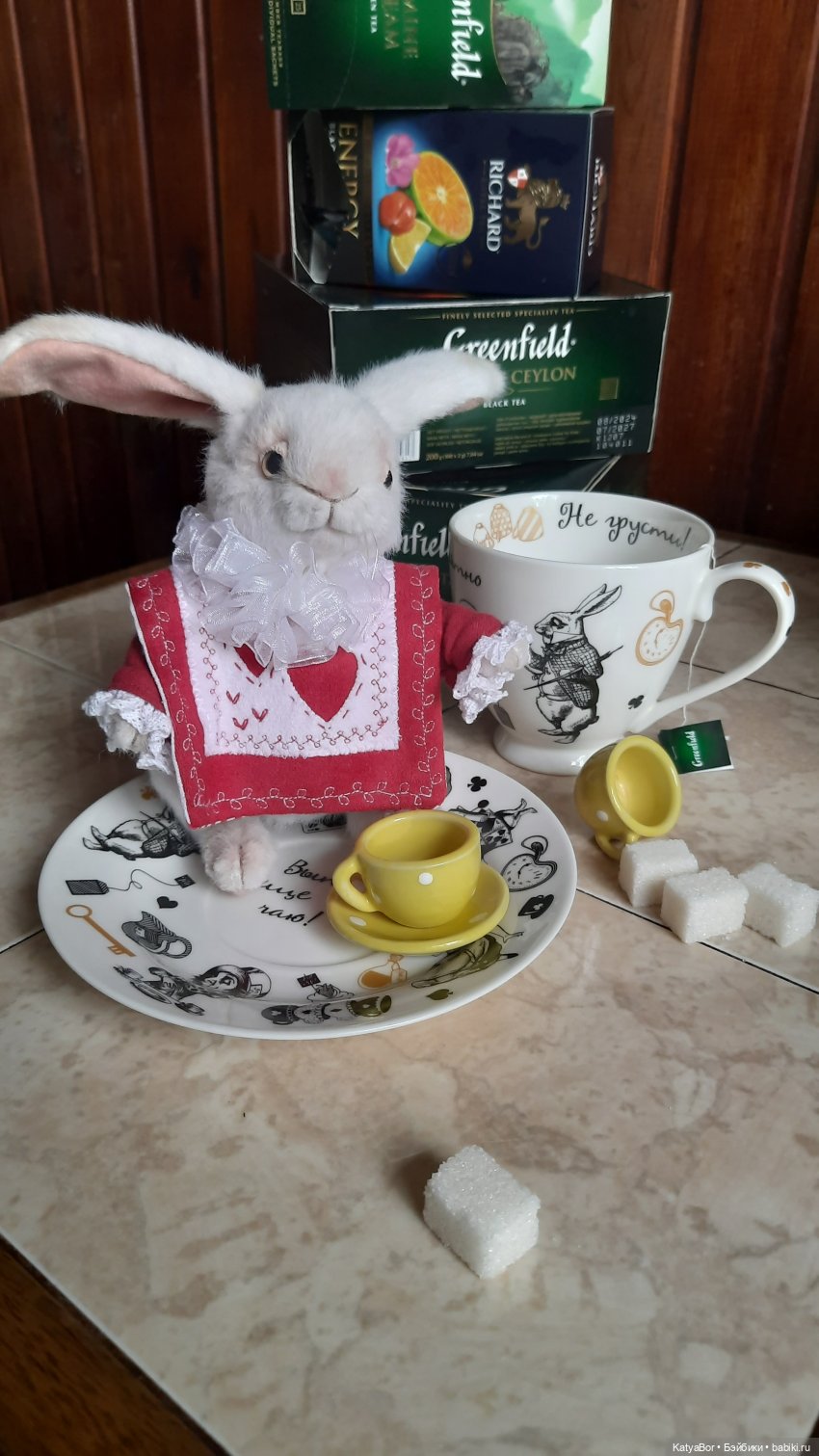 Безумное чаепитие с белым кроликом! (В ожидании Алисы🤫)