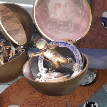 Самая большая механическая игрушка