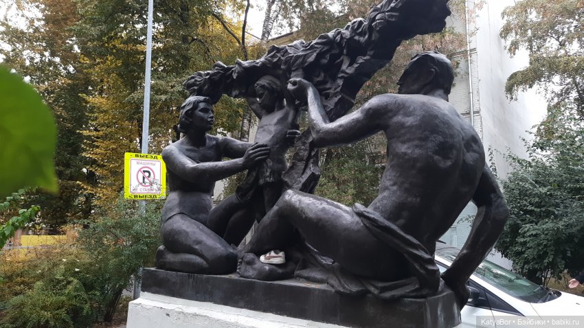 По Сретенке, ныряя в переулки