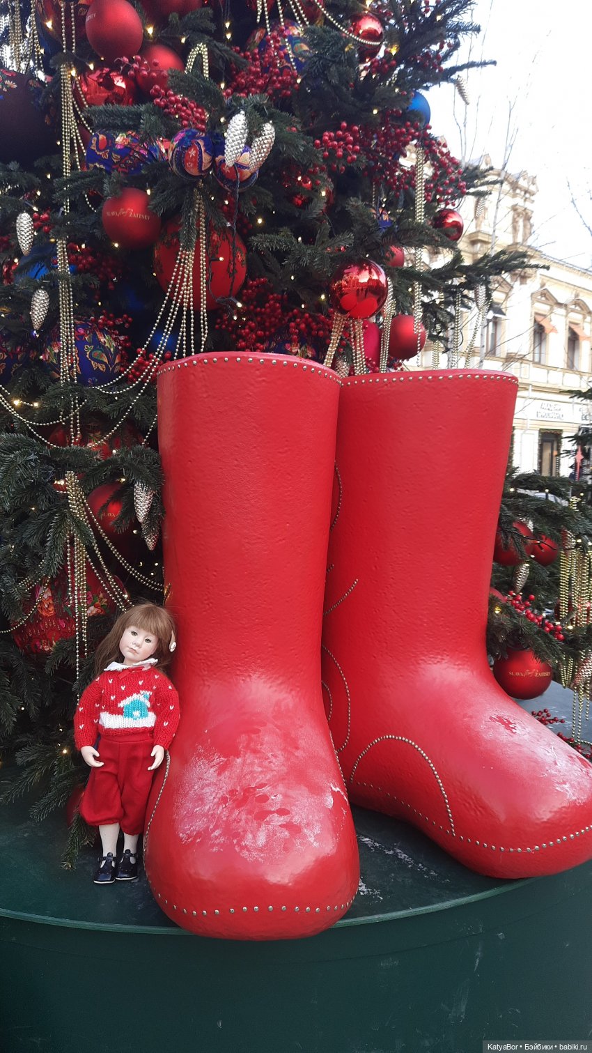 Все прекрасно в Рождество, и Москва)