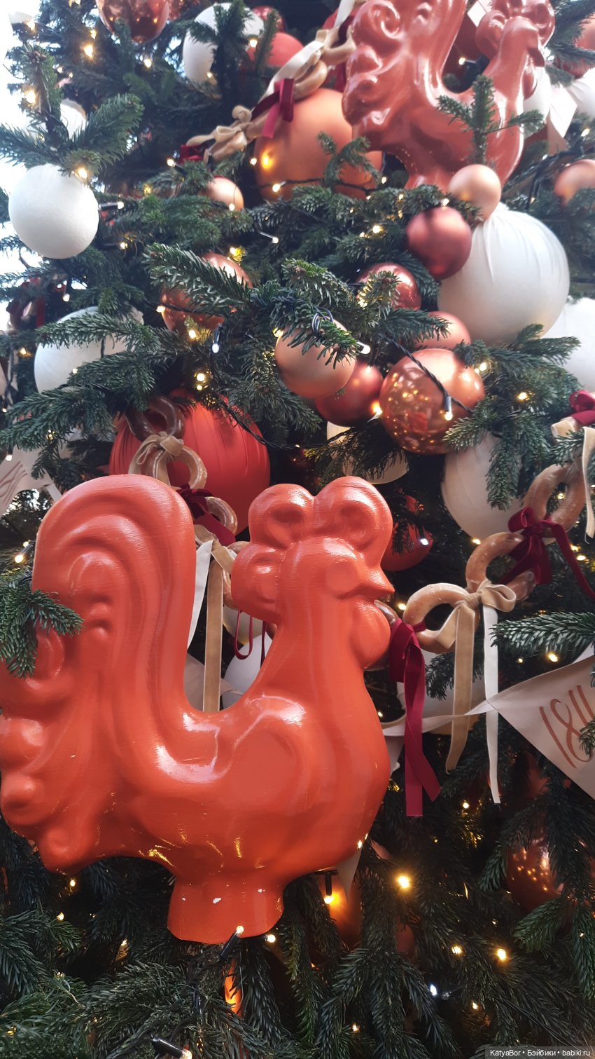 Все прекрасно в Рождество, и Москва)