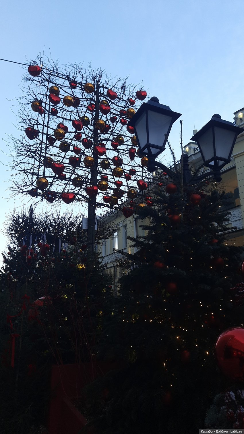 Все прекрасно в Рождество, и Москва)