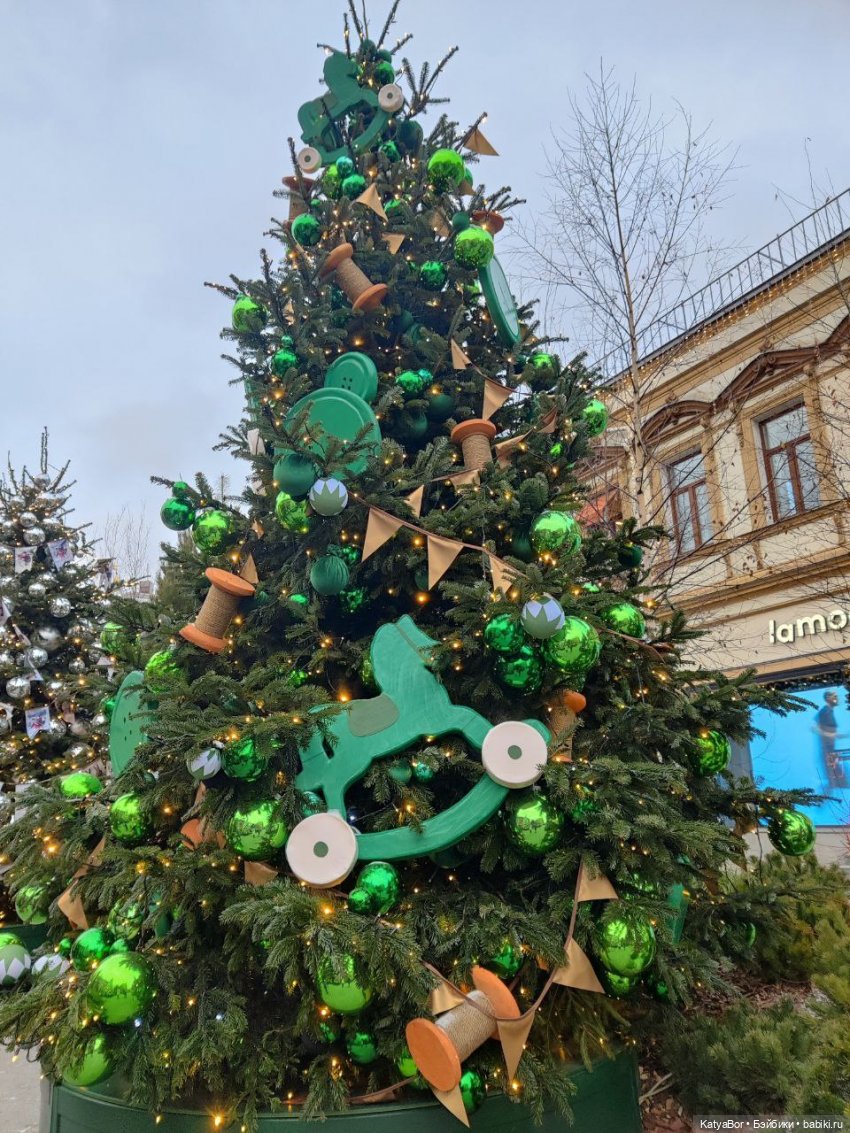 Все прекрасно в Рождество, и Москва)