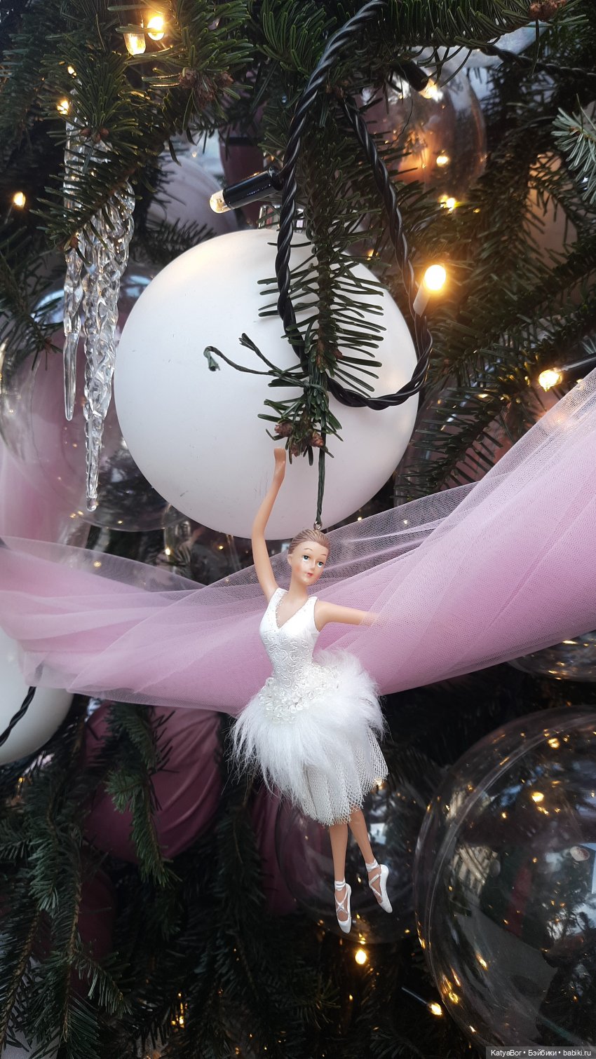 Все прекрасно в Рождество, и Москва)