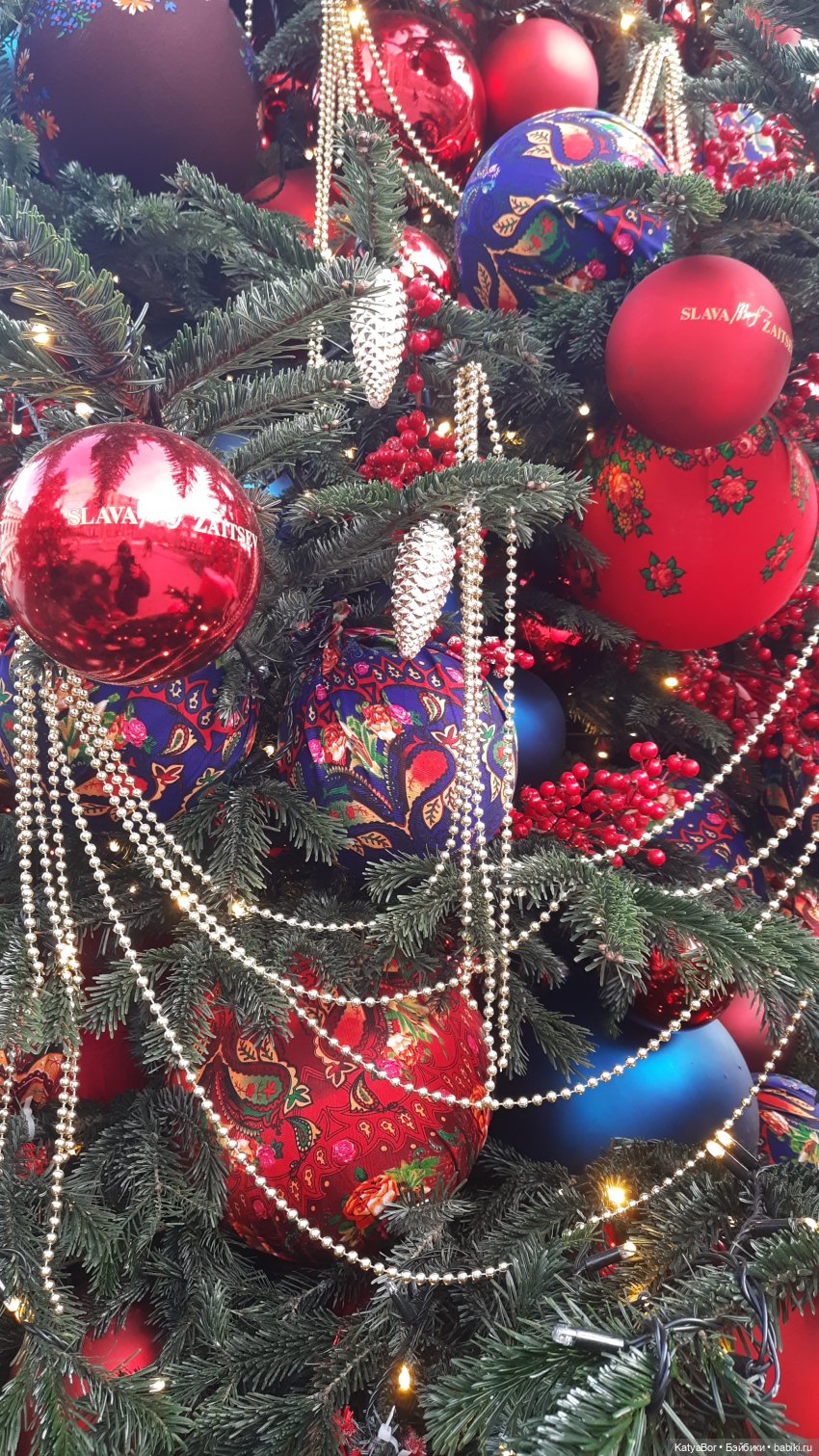 Все прекрасно в Рождество, и Москва)