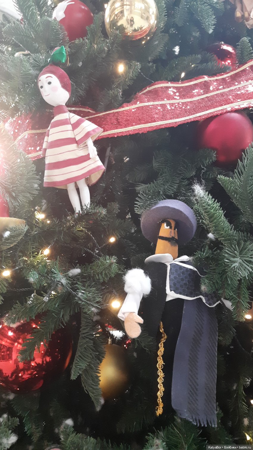 Кукольная елочка в театре Образцова и настоящий вертеп