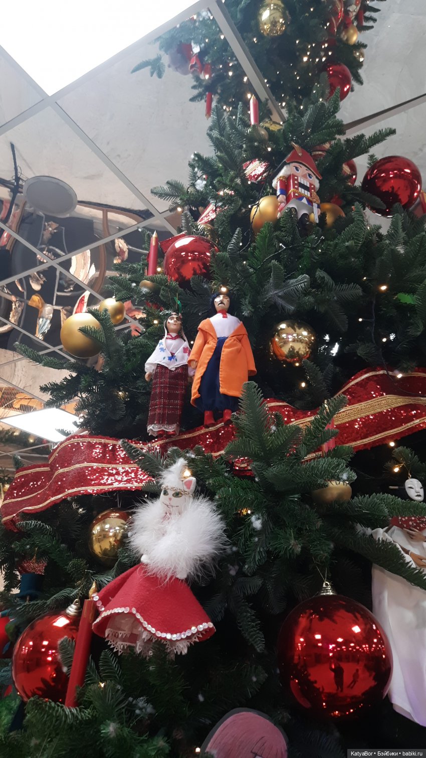 Кукольная елочка в театре Образцова и настоящий вертеп