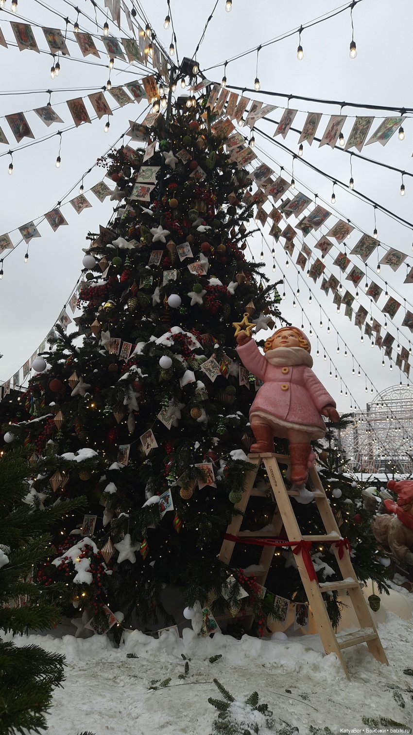 Пряничный человечек путешествует в Рождество