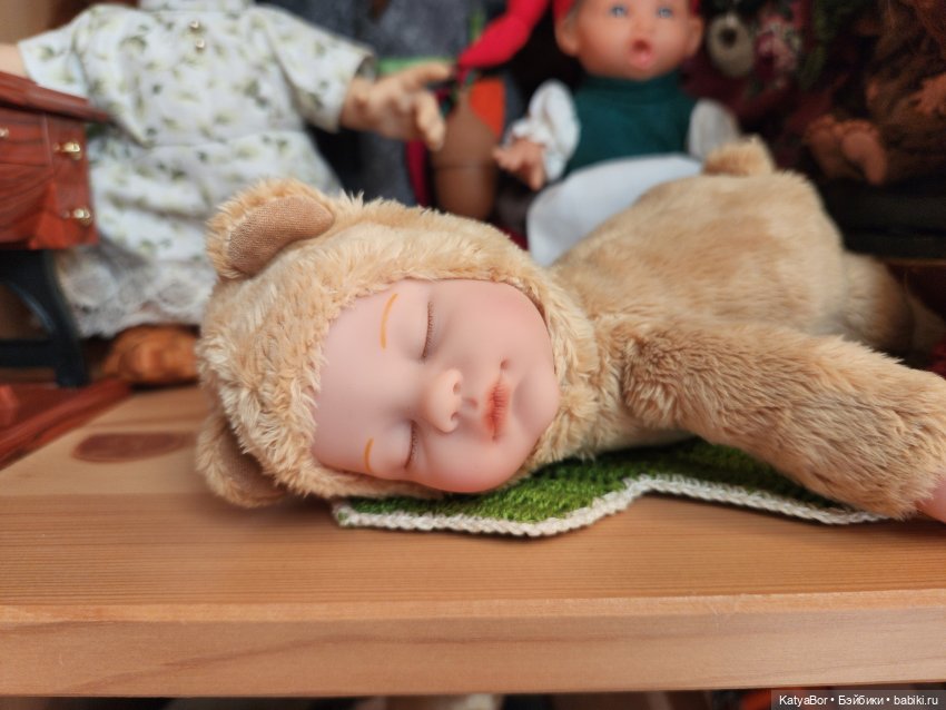 Мои куклы. Сказочная полочка