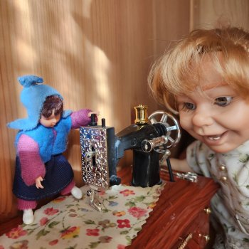 Мои куклы. Сказочная полочка