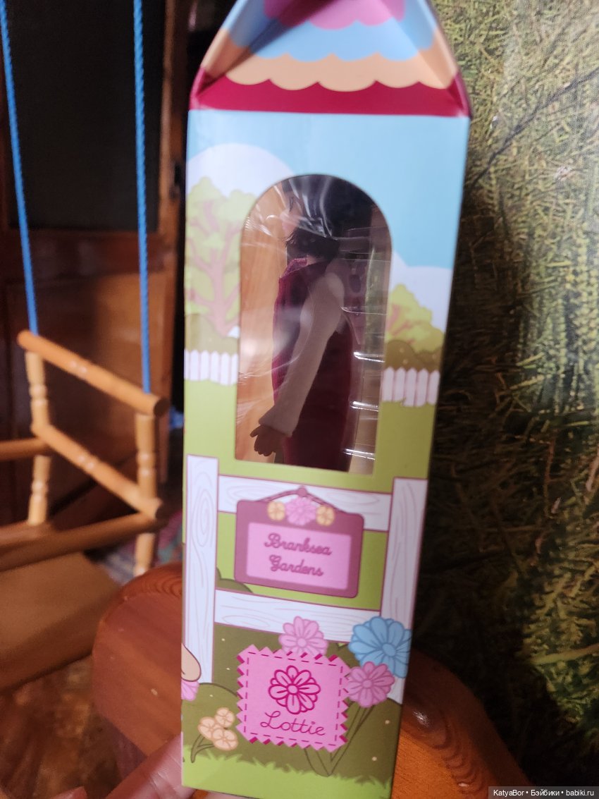Куколки Lottie и полка-комната (фото 8)