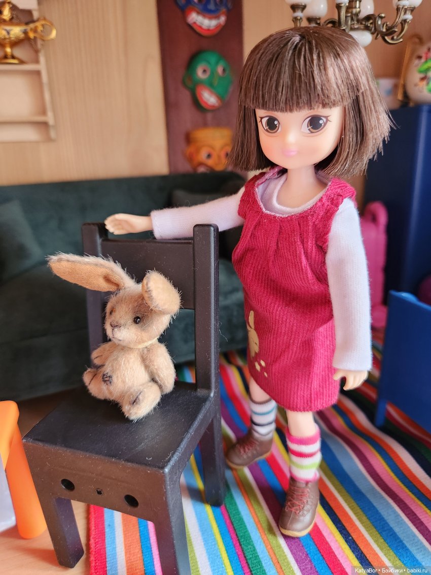 Куколки Lottie и полка-комната