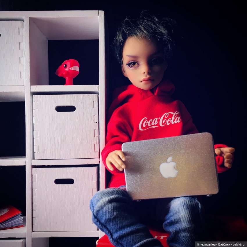 Ютари. Человек живущий в компьютере. Studio Milim Юта