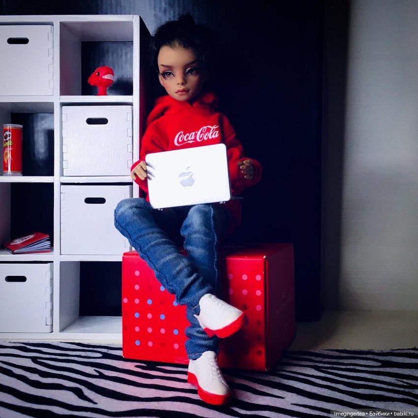 Ютари. Человек живущий в компьютере. Studio Milim Юта