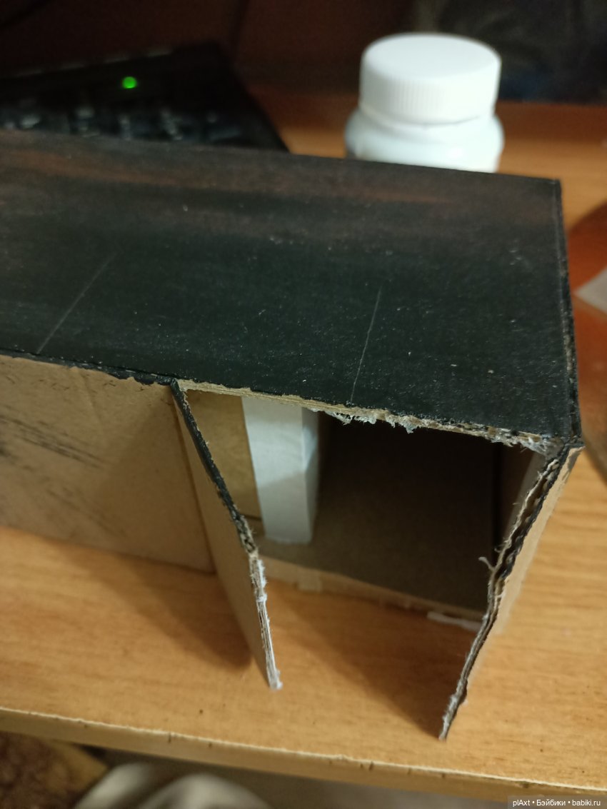 КАМИН. Кому же так приспичило