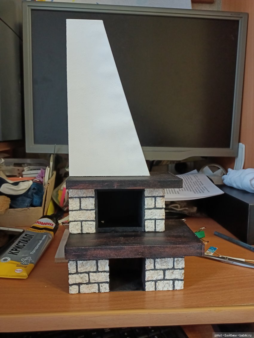 КАМИН. Кому же так приспичило