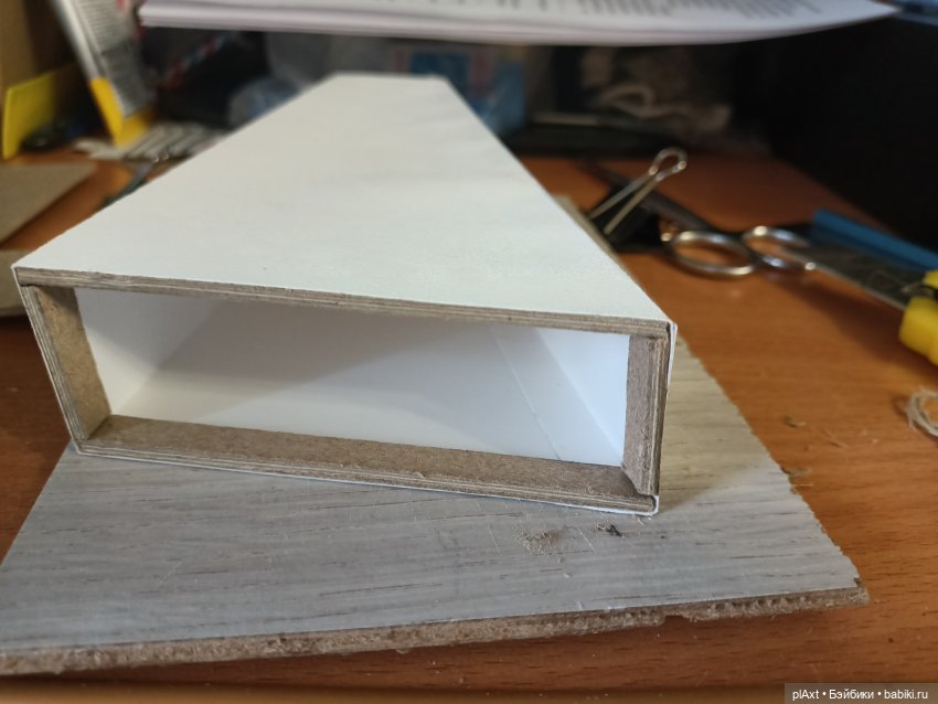 КАМИН. Кому же так приспичило