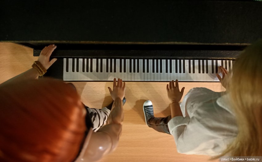 Вне истории. Пианино — Куклы Barbie (Барби): Looks (фото 4)