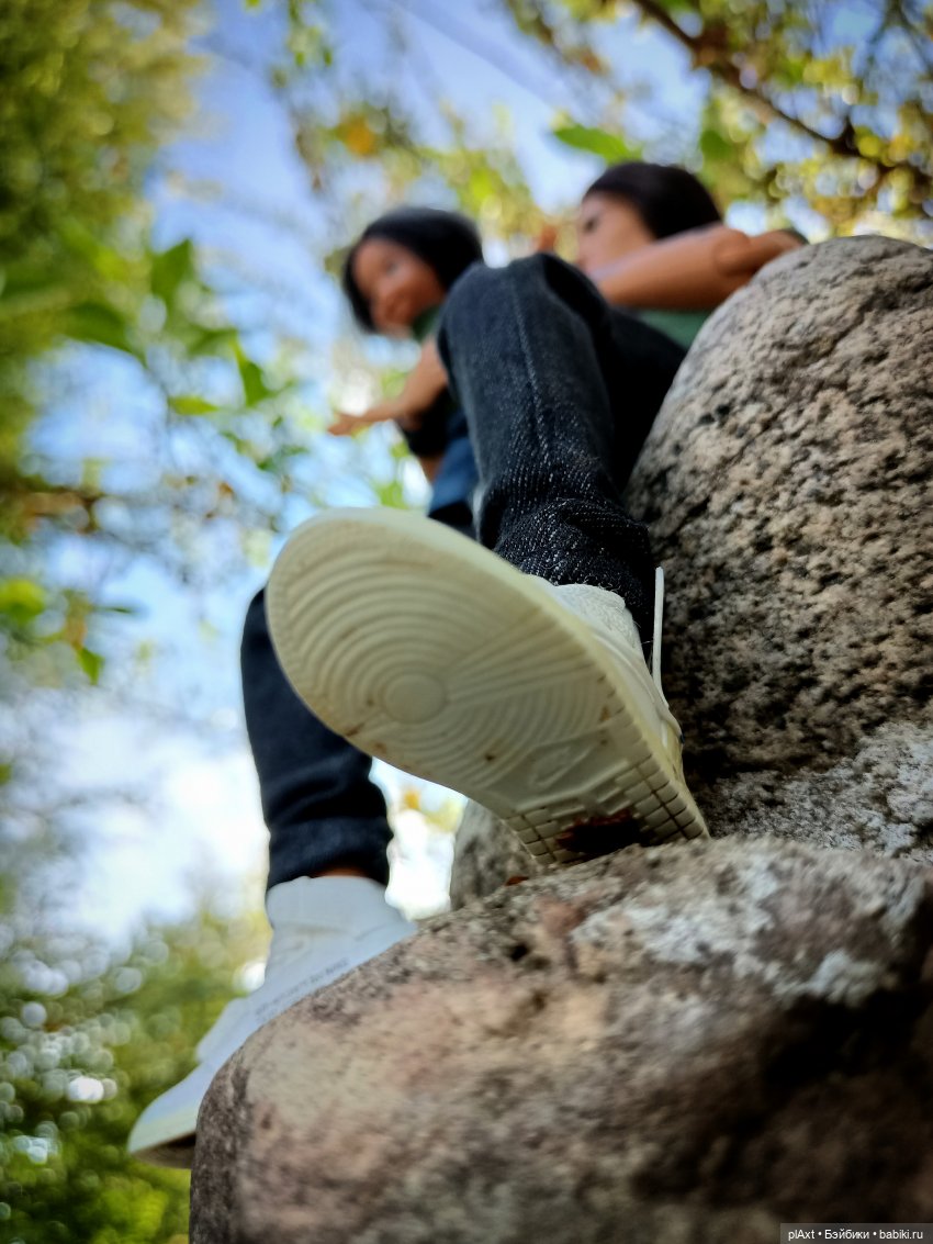 Вне истории. Пока мама нас не видит