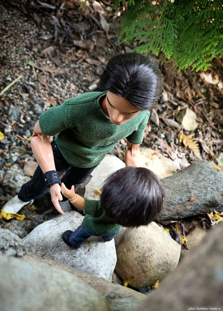 Вне истории. Пока мама нас не видит