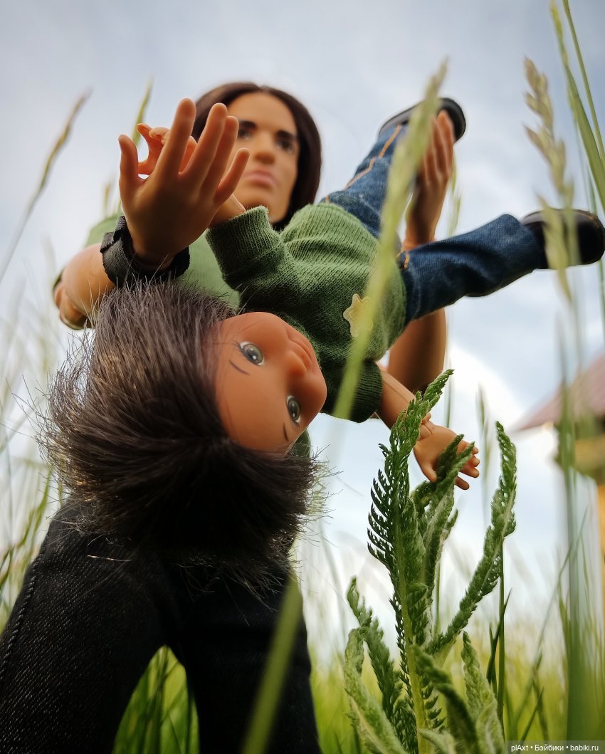 Вне истории. Пока мама нас не видит