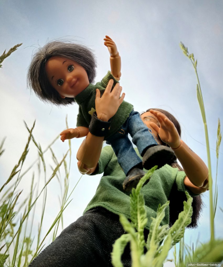 Вне истории. Пока мама нас не видит