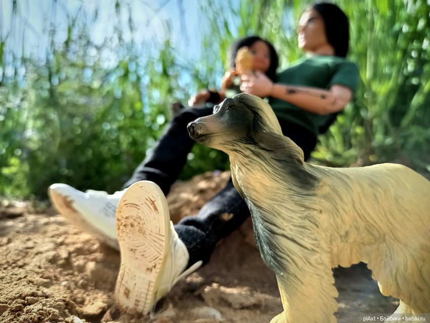 Вне истории. Пока мама нас не видит