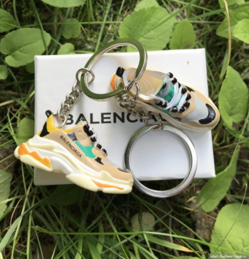 Мужская обувь: Али и брелоки