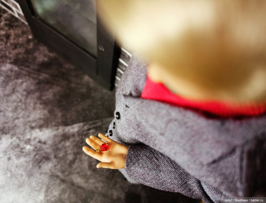 68. Серёжка (слегка 18+)))