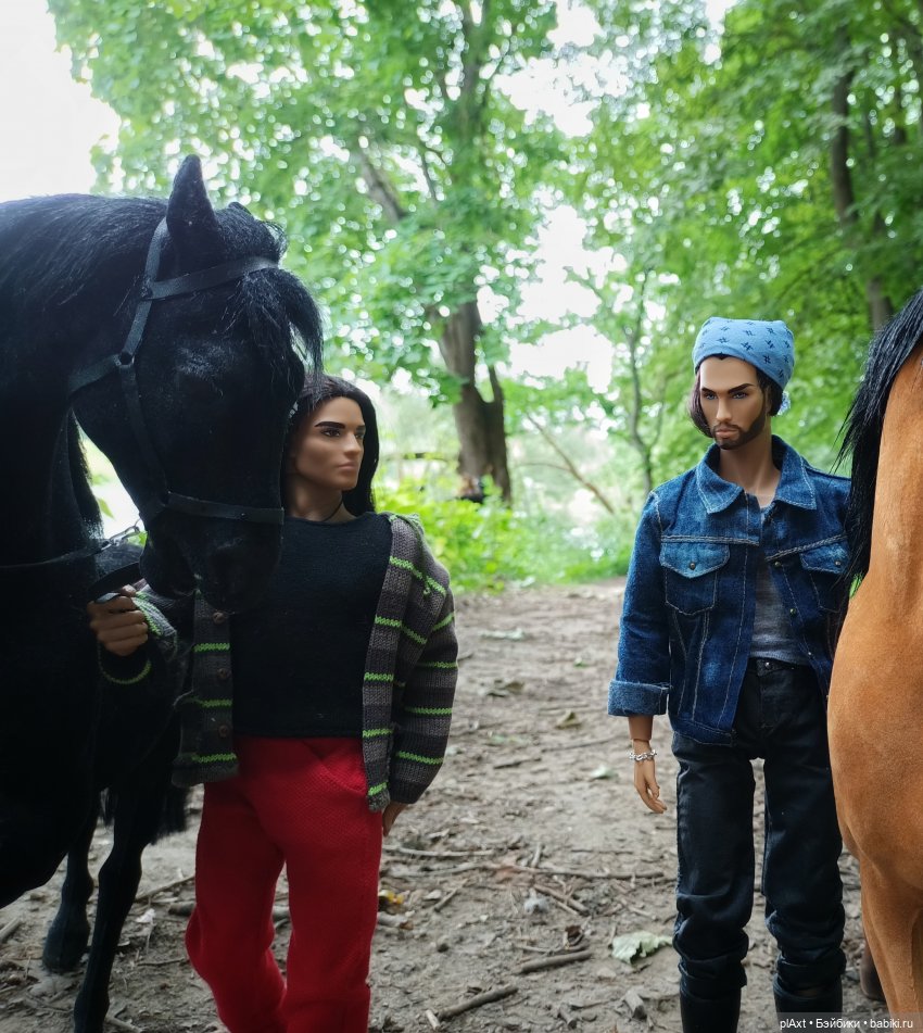 Фил и Ромка. Конная прогулка