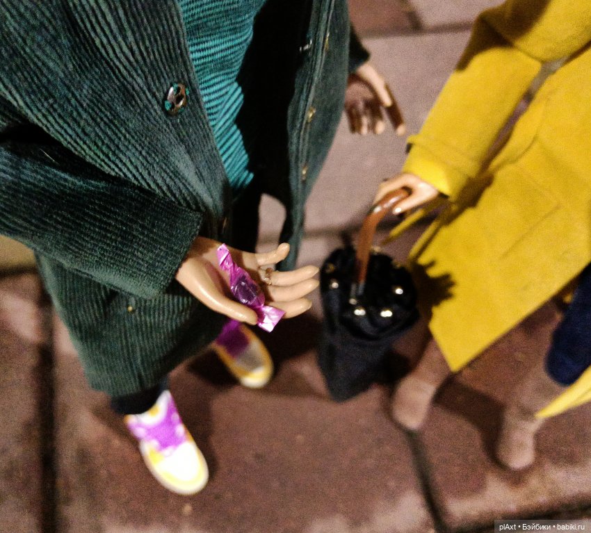 Вы думаете, куклы не пьют? 🤔 (фото 10)