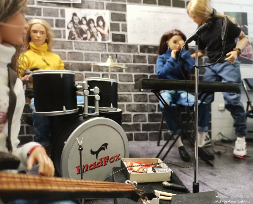 83. "Почему...?" — Кукольные фотоистории и сериалы: комиксы