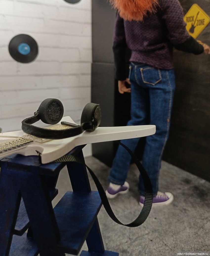 83. "Почему...?" — Кукольные фотоистории и сериалы: комиксы