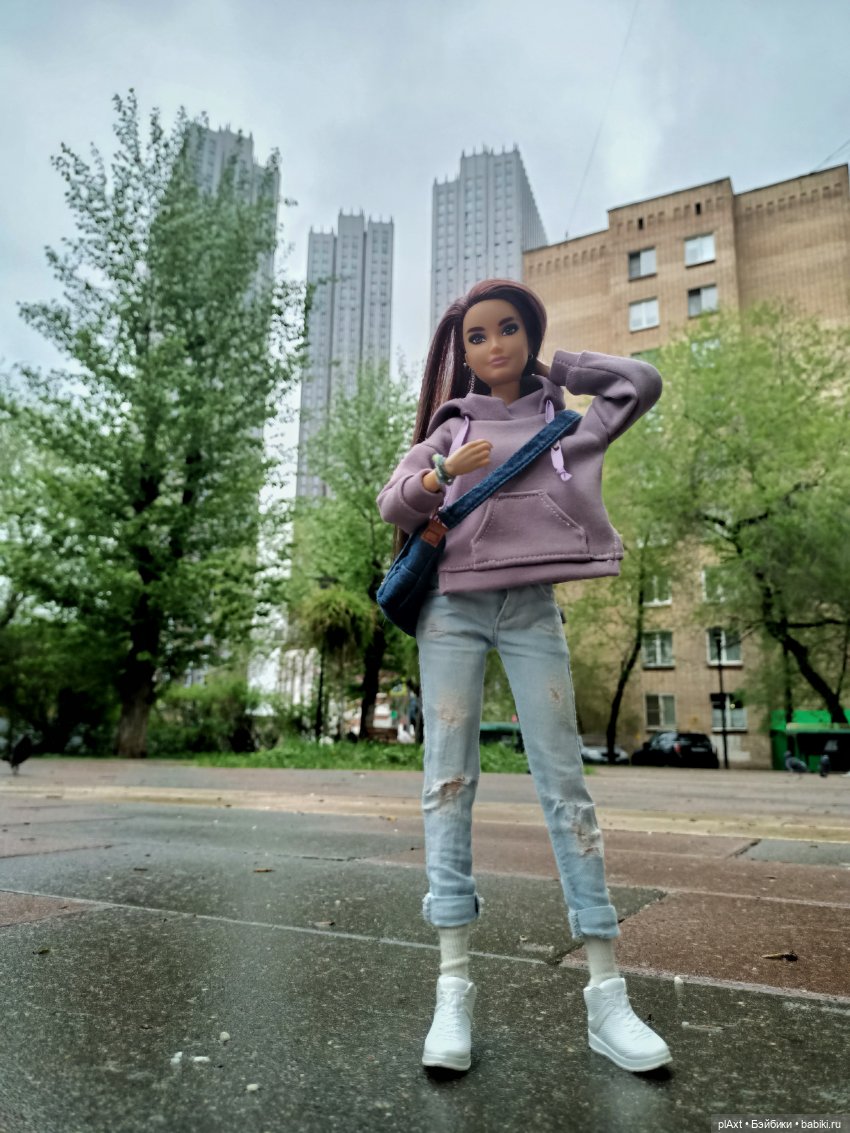 Улька. "Мы к вам заехали на..."