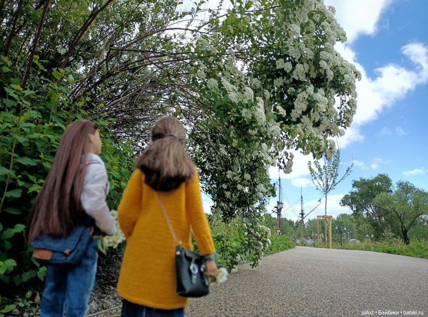 Улька и... "Мы к вам заехали на..."