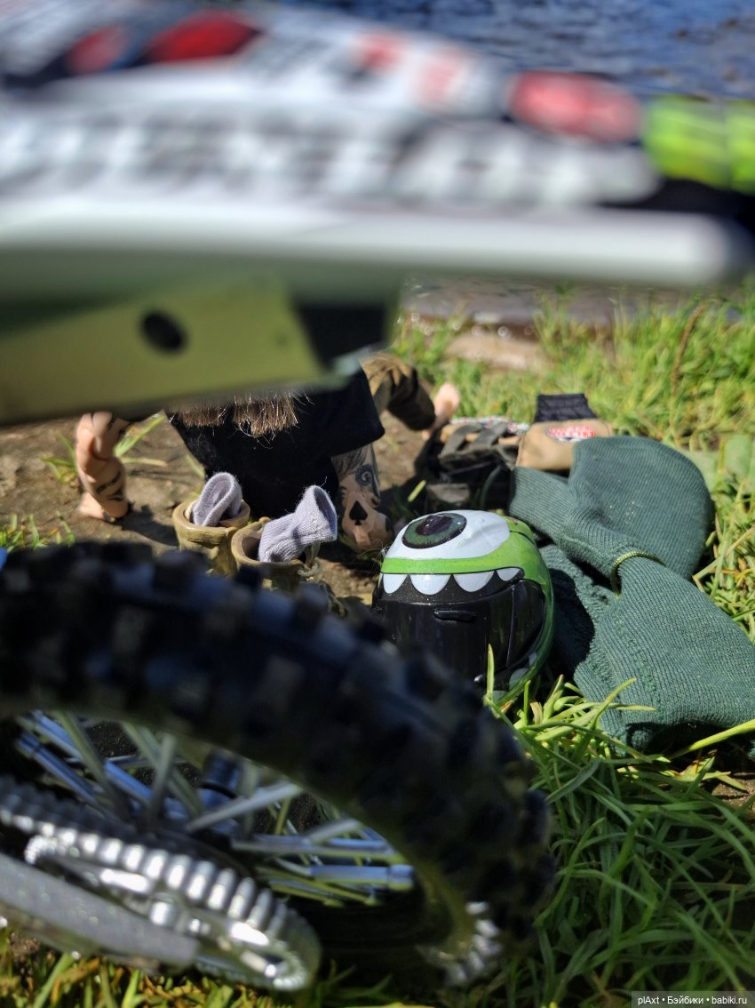 По пути — Куклы Barbie (Барби): Looks