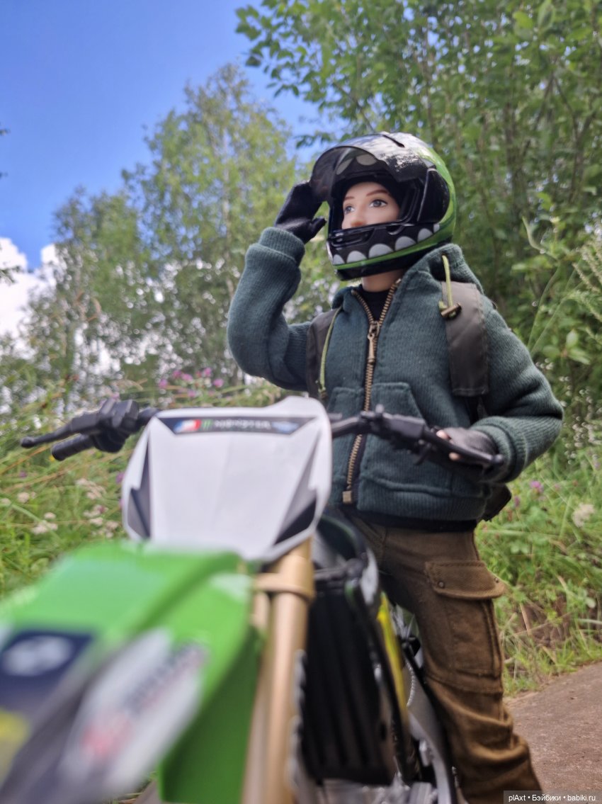 По пути — Куклы Barbie (Барби): Looks