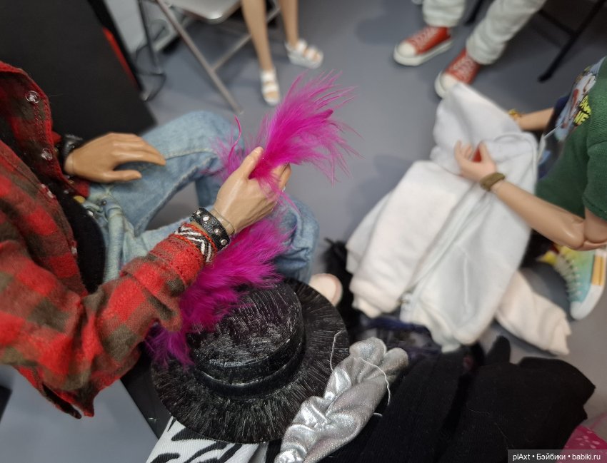 113. "О чём спорим?.. - Главное, на что!"