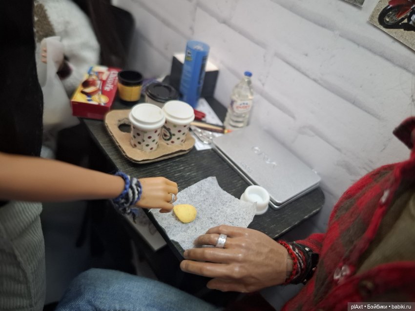 121. Неловкое состояние — Кукольные фотоистории и сериалы: комиксы