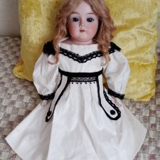 Платье для антикварной куклы