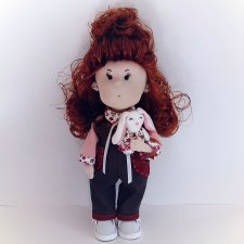 Одна из подружек Любаши - кукла Виктория