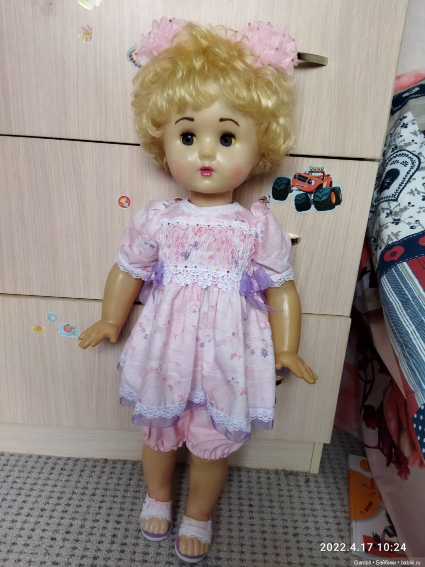 Маринок много не бывает)) моя к вам в гости, кукле больше 45 лет