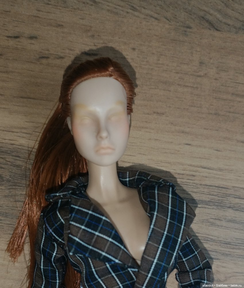 Молд был немного испорчен старой рисовкой... Вот вам и клир как основа для мейка.. через него оказалось тоже проходит краска и карандаш..