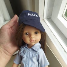 Кэрол , которая работает в полиции, от Паола Рэйна в коробке, полный комплект.
