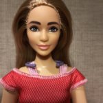 Гибрид June — Barbie Fashionistas 159 на теле йоги пышки GXF07