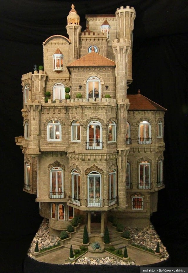 Самые дорогие игрушки. Кукольный замок Astolat. Кукольный домик Astolat Dollhouse Castle. Кукольный замок Astolat - 8,5 млн долларов. Кукольный замок Astolat Dollhouse Castle.