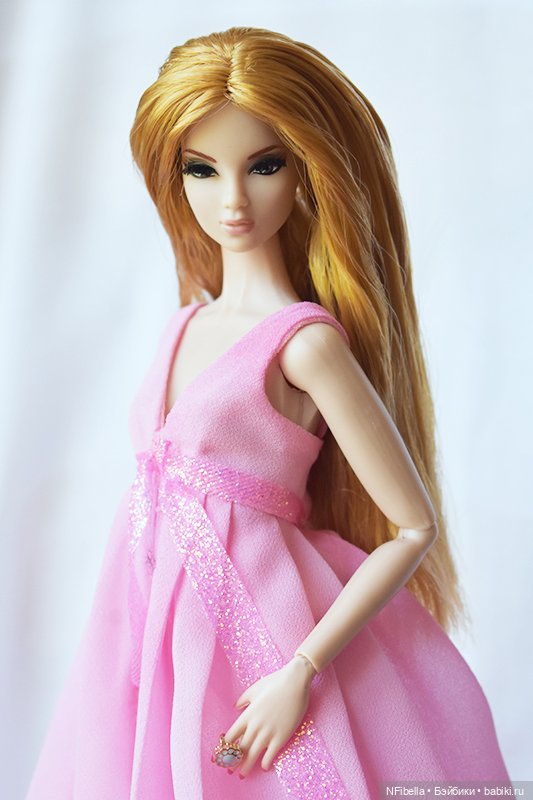 Немного новеньких — Коллекции игровых кукол (Playline): фото полок (фото 2)